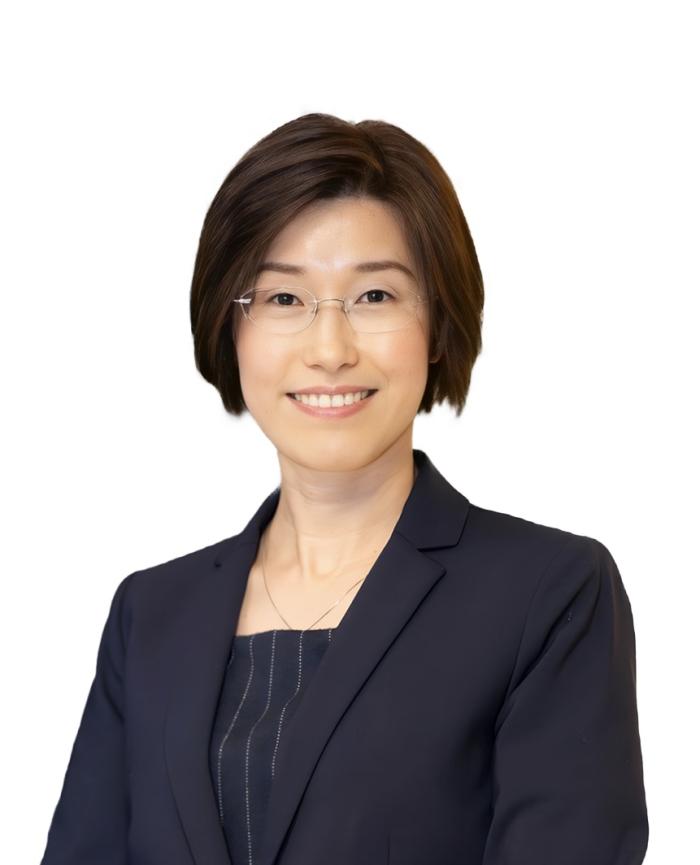 headshot of Dr. Liu